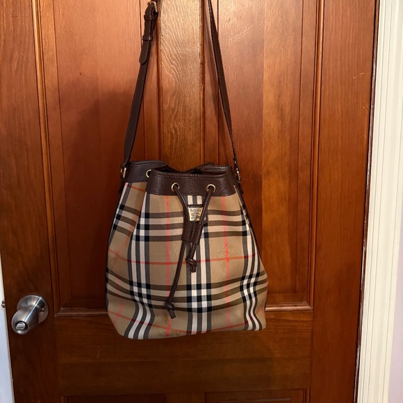 Authentic Burberrys vintage bucket bag - Picture 1 of 7